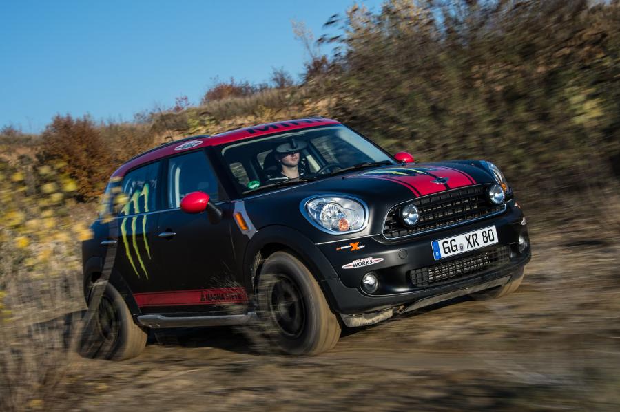  Mini Countryman X-Raid Service Vehicle 2012 года  (фото 33 из 41)